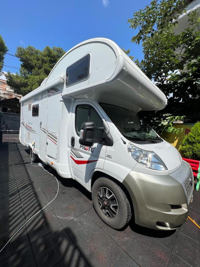 Camper Rent Motorhome Albanian Τίρανα Εξωτερικό φωτογραφία